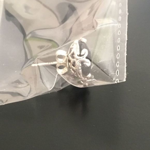 SAMULE B Sterling Silver Cushion Cut Black Spinel Faceted Earrings - Picture 11 of 15